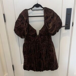 PrettyLittleThing Brown Puff Sleeve Blouse